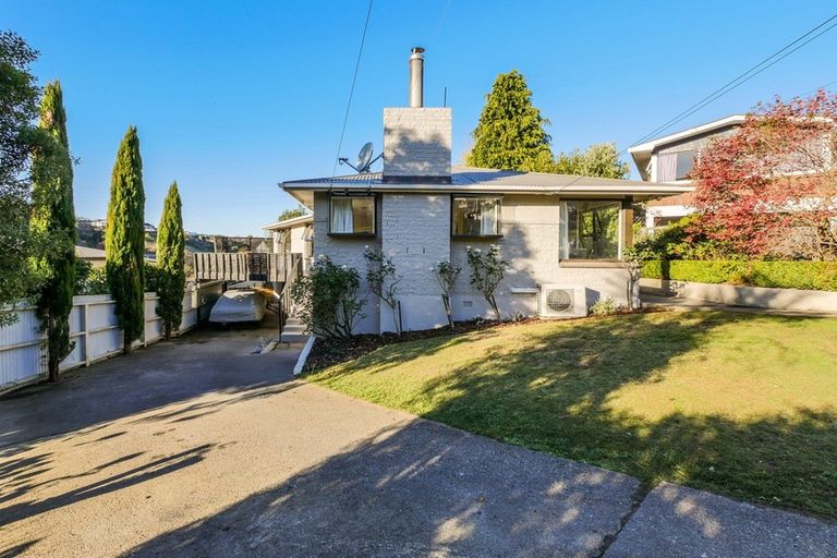 Photo of property in 17 Colquhoun Street, Glenross, Dunedin, 9011