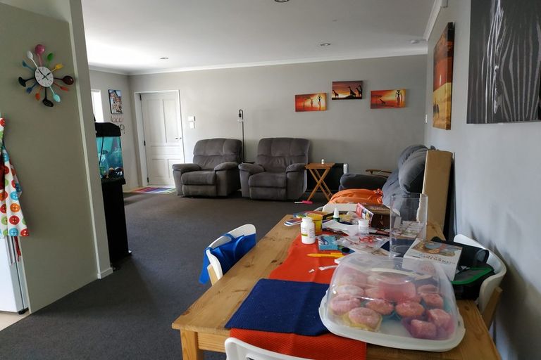 Photo of property in 2/27 Rice Crescent, Papakura, 2110