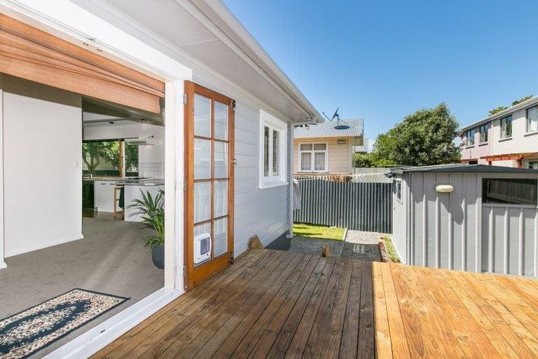 Photo of property in 13 Toru Street, Lyall Bay, Wellington, 6022