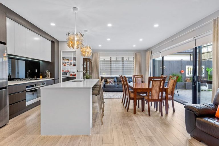 Photo of property in 64 Accolage Boulevard, Kumeu, 0810