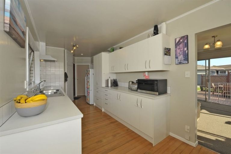 Photo of property in 15 Bidwell Place, Hillmorton, Christchurch, 8025