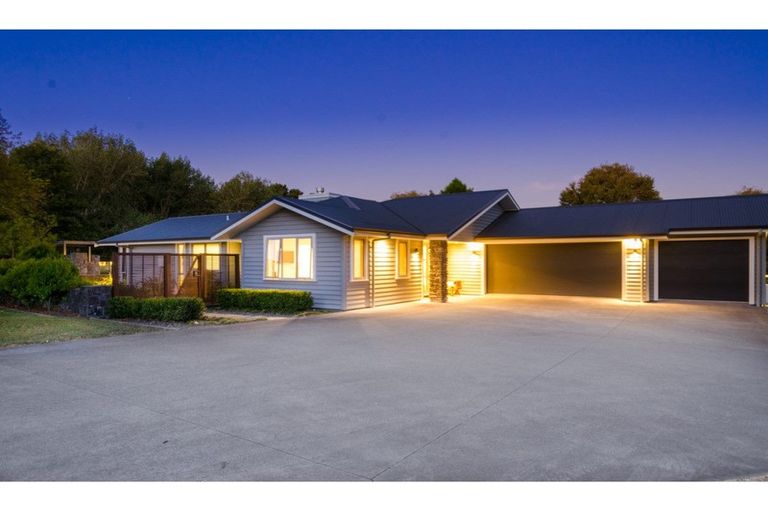 Photo of property in 55 Riverhead Road, Kumeu, 0810