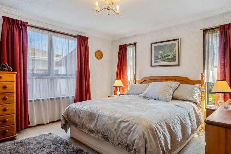 Photo of property in 18 Ansonby Street, Russley, Christchurch, 8042