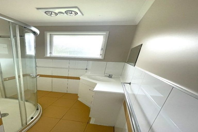 Photo of property in 76 Fitzwater Place, Henderson, Auckland, 0612