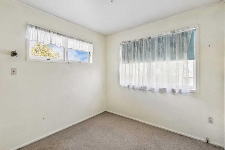 Photo of property in 10 Pax Avenue, Forrest Hill, Auckland, 0620