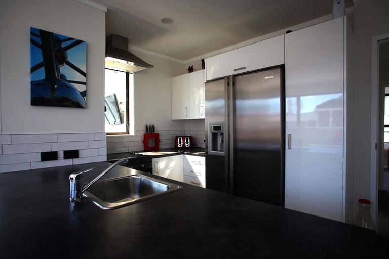 Photo of property in 12 Shearer Crescent, Naenae, Lower Hutt, 5011