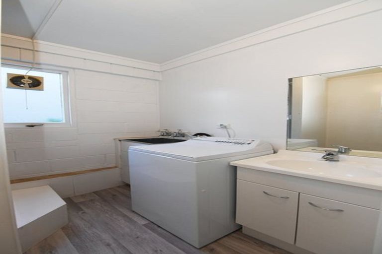 Photo of property in 1/3 Onepoto Road, Hauraki, Auckland, 0622