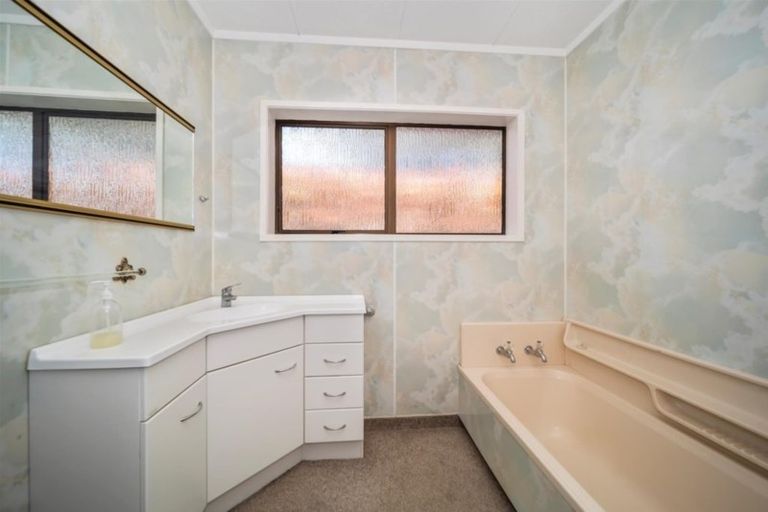 Photo of property in 162 Heta Road, Highlands Park, New Plymouth, 4312