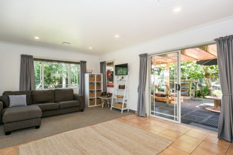 Photo of property in 17 Woodlands Drive, Havelock North, 4130