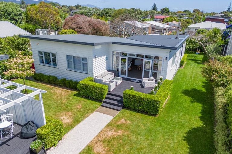 Photo of property in 26 Rauparaha Street, Waikanae Beach, Waikanae, 5036