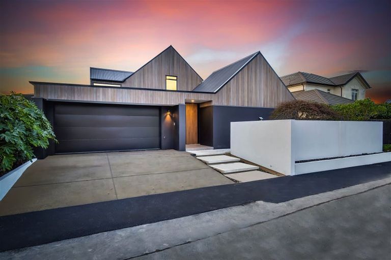 Photo of property in 2/15 Wai-iti Terrace, Burnside, Christchurch, 8053