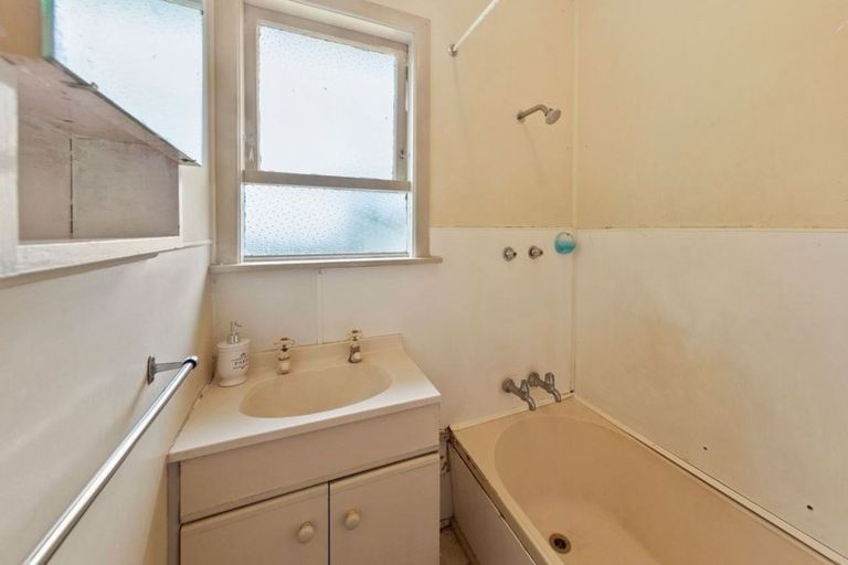 Photo of property in 5 Celia Place, Mangere East, Auckland, 2024