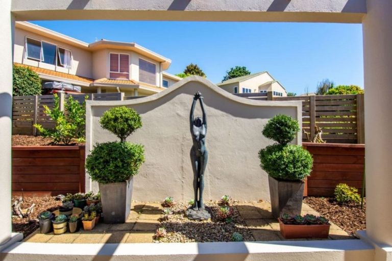 Photo of property in 1 Glamis Grove, Bethlehem, Tauranga, 3110