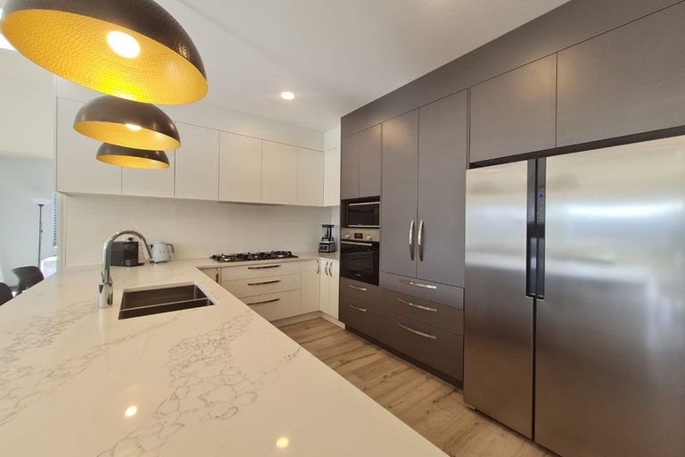 Photo of property in 168 Arran Point Parade, Orewa, 0931