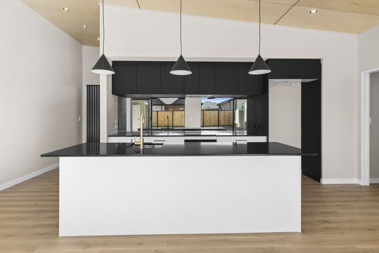 Photo of property in 120 Burdon Loop, Lake Hawea, 9382