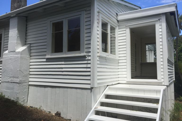 Photo of property in 6 Russell Road, Wainui, Silverdale, 0992