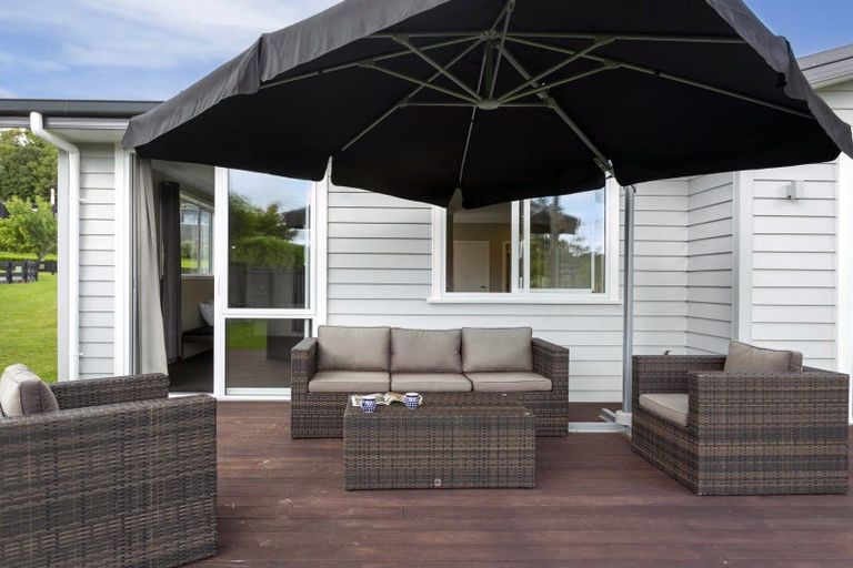 Photo of property in 38 Kenrigg Road, Kinloch, Taupo, 3377