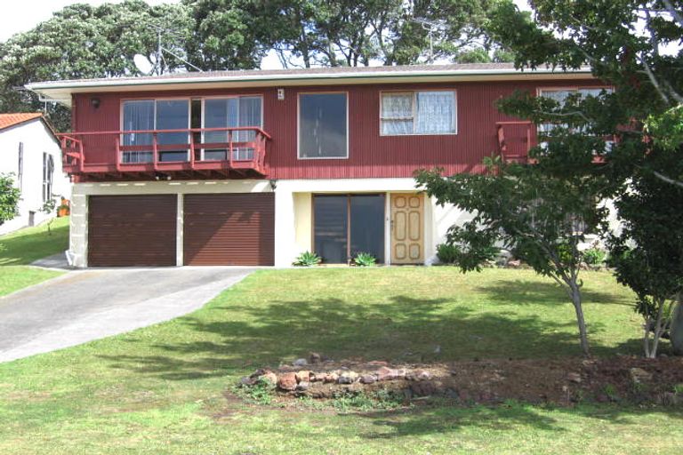 Photo of property in 17 Pakira Avenue, Glendene, Auckland, 0602