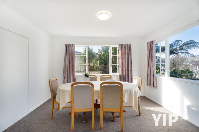 Photo of property in 12 Fyvie Avenue, Tawa, Wellington, 5028