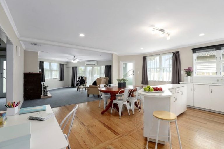 Photo of property in 19 Cureton Street, Morrinsville, 3300