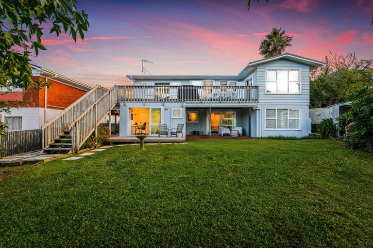 Photo of property in 56 Colwill Road, Massey, Auckland, 0614