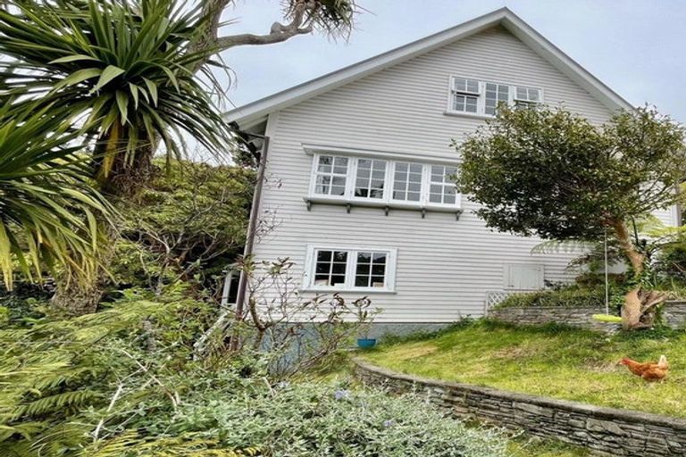 Photo of property in 10 Paisley Terrace, Karori, Wellington, 6012