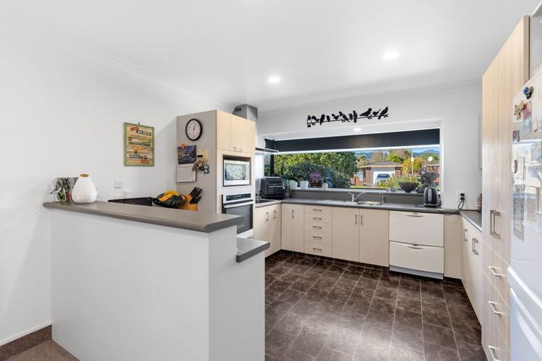 Photo of property in 8 Easton Way, Levin, 5510