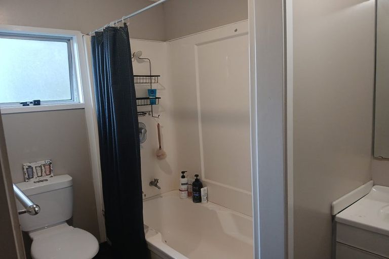 Photo of property in 3 Buisson Glade, West Harbour, Auckland, 0618