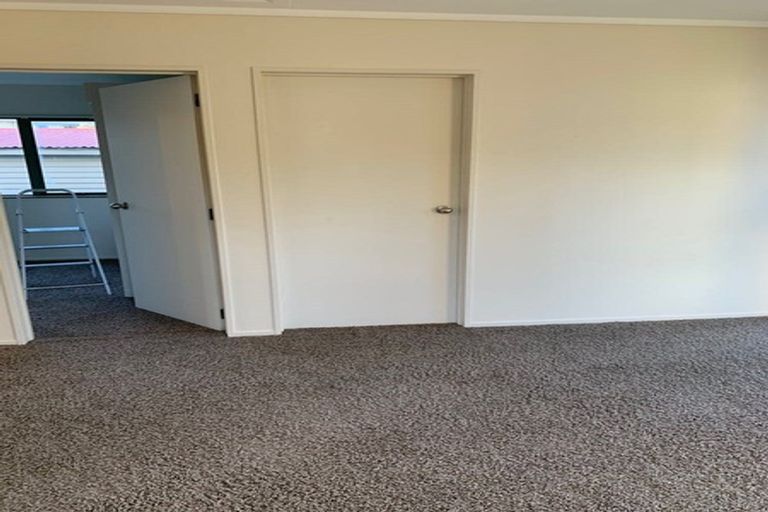 Photo of property in 11 Normandy Place, Henderson, Auckland, 0610