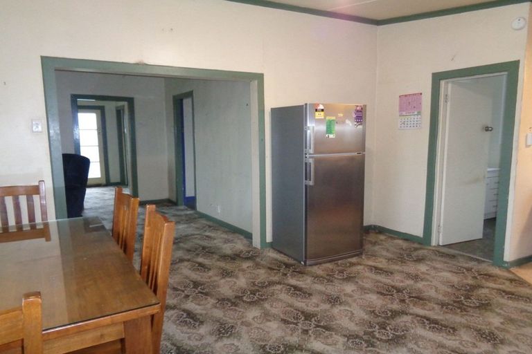 Photo of property in 82 Seaward Road, Edendale, 9825