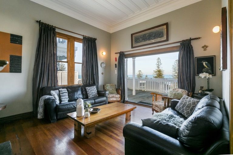 Photo of property in 2 Seaview Terrace, Bluff Hill, Napier, 4110