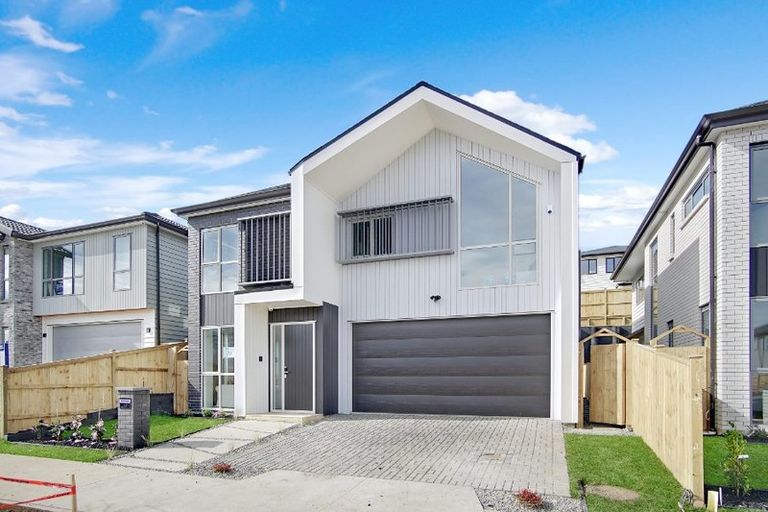 Photo of property in 30 Paripari Street, Flat Bush, Auckland, 2019