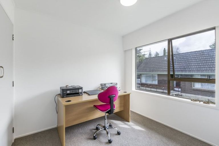 Photo of property in 2/20 Gladys Avenue, Glenfield, Auckland, 0629