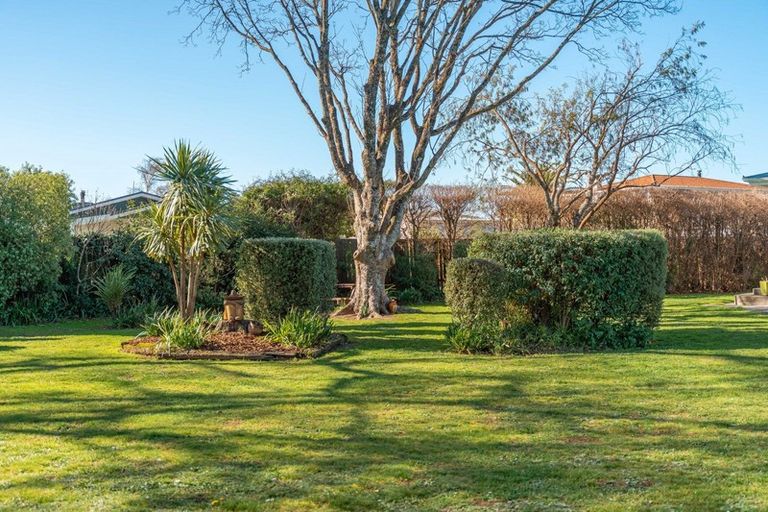 Photo of property in 73 Park Road, Carterton, 5713