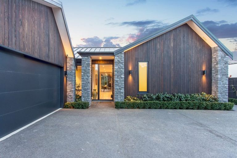 Photo of property in 51 Waiwetu Street, Fendalton, Christchurch, 8052