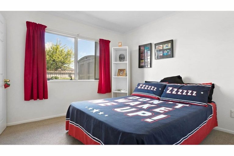 Photo of property in 11a Dawn Place, Waiuku, 2123