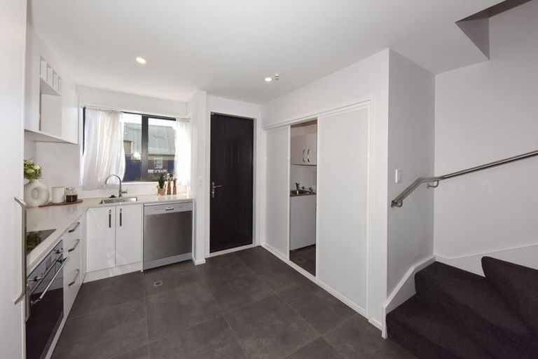 Photo of property in 2/111 Edgeware Road, St Albans, Christchurch, 8014