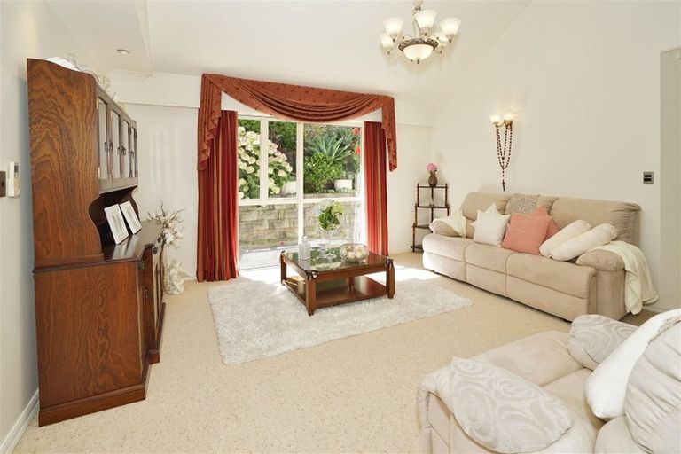 Photo of property in 16 Tironui Terrace, Western Heights, Hamilton, 3200