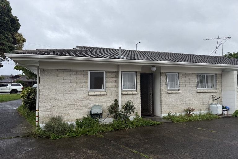 Photo of property in 2/25 Overton Road, Papatoetoe, Auckland, 2025