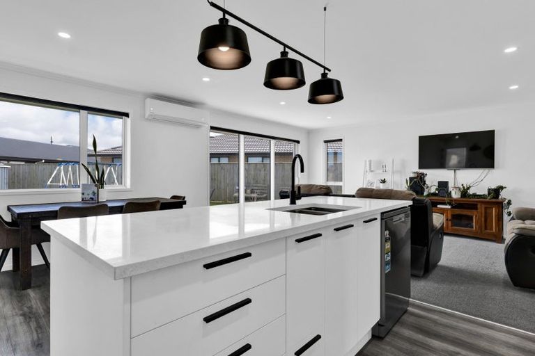 Photo of property in 42 County Drive, Hawera, 4610