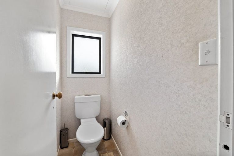 Photo of property in 135 Clawton Street, Westown, New Plymouth, 4310