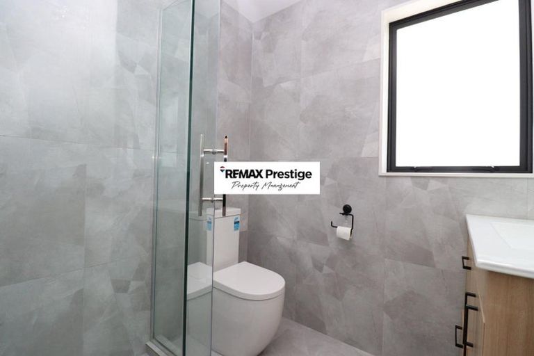 Photo of property in 2 Korokio Lane, Henderson, Auckland, 0612