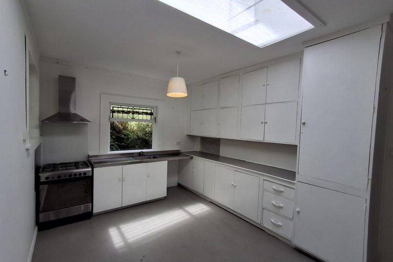 Photo of property in 36 Lawrence Street, Newtown, Wellington, 6021