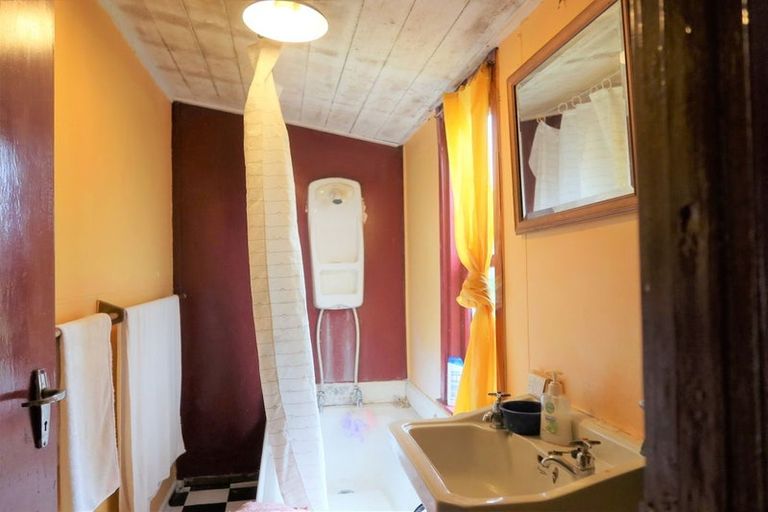 Photo of property in 16 Norton Street, Te Kopuru, 0391