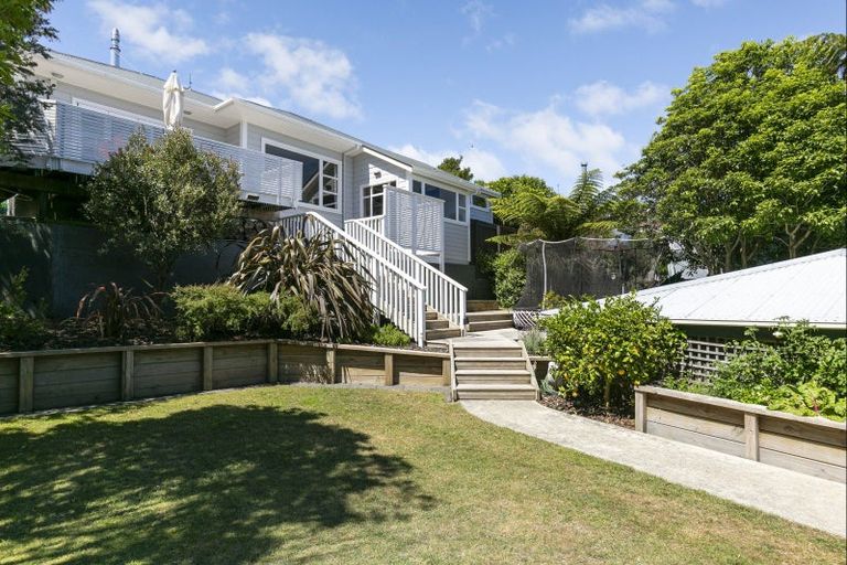 Photo of property in 2 Poona Street, Khandallah, Wellington, 6035