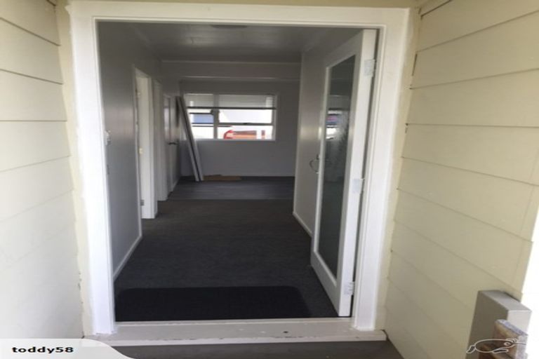 Photo of property in 1/21 Bonito Place, Bayview, Auckland, 0629