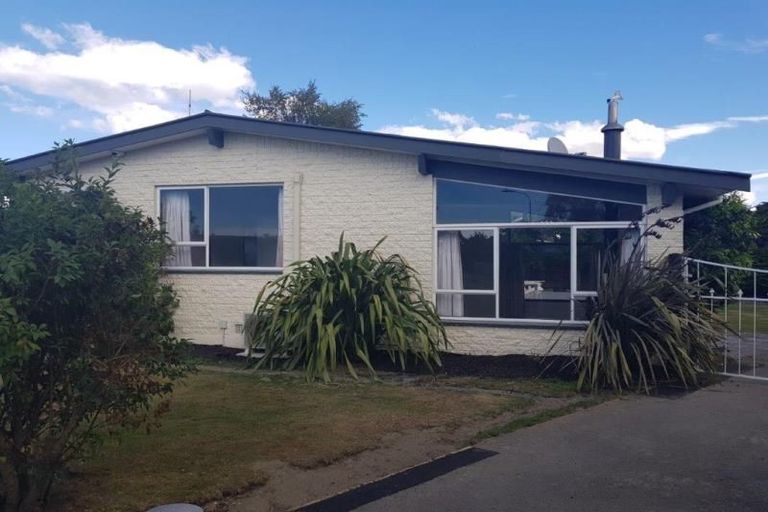 Photo of property in 21 Rosanna Place, Aranui, Christchurch, 8061