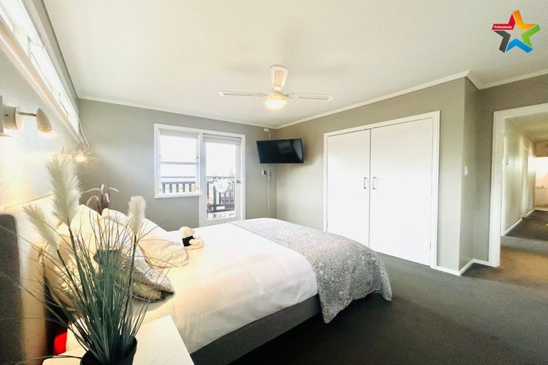 Photo of property in 15 Summit Road, Fairfield, Lower Hutt, 5011