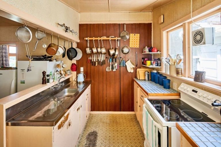 Photo of property in 8 Pitarua Street, Thorndon, Wellington, 6011