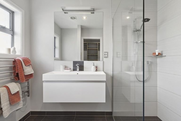 Photo of property in 9 Davies Street, Tawa, Wellington, 5028